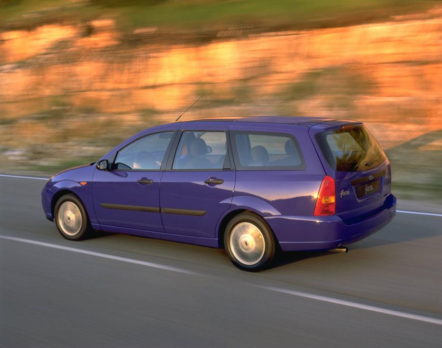  Ford Focus Wagon 1999 года  (фото 2 из 75)
